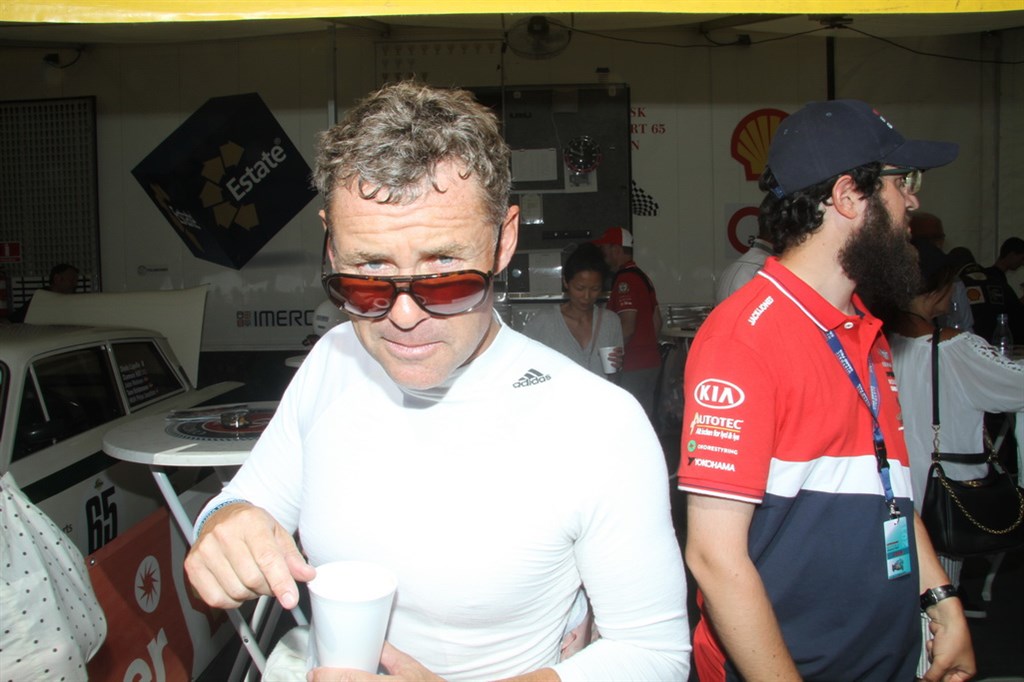 Tom K som altid på spil. Og han har IKKE glemt at køre ræs.
(Foto: Motorsporten.dk)